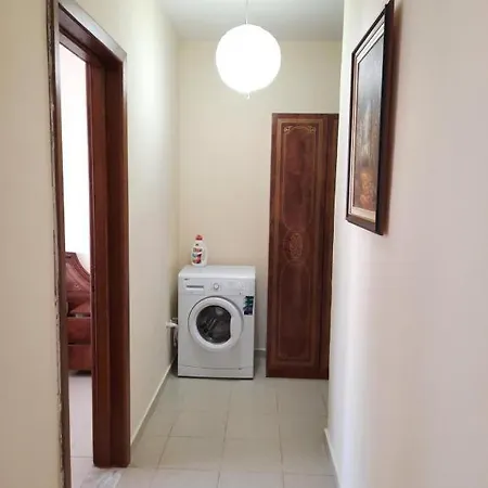 Bora's Apartment, Apartament